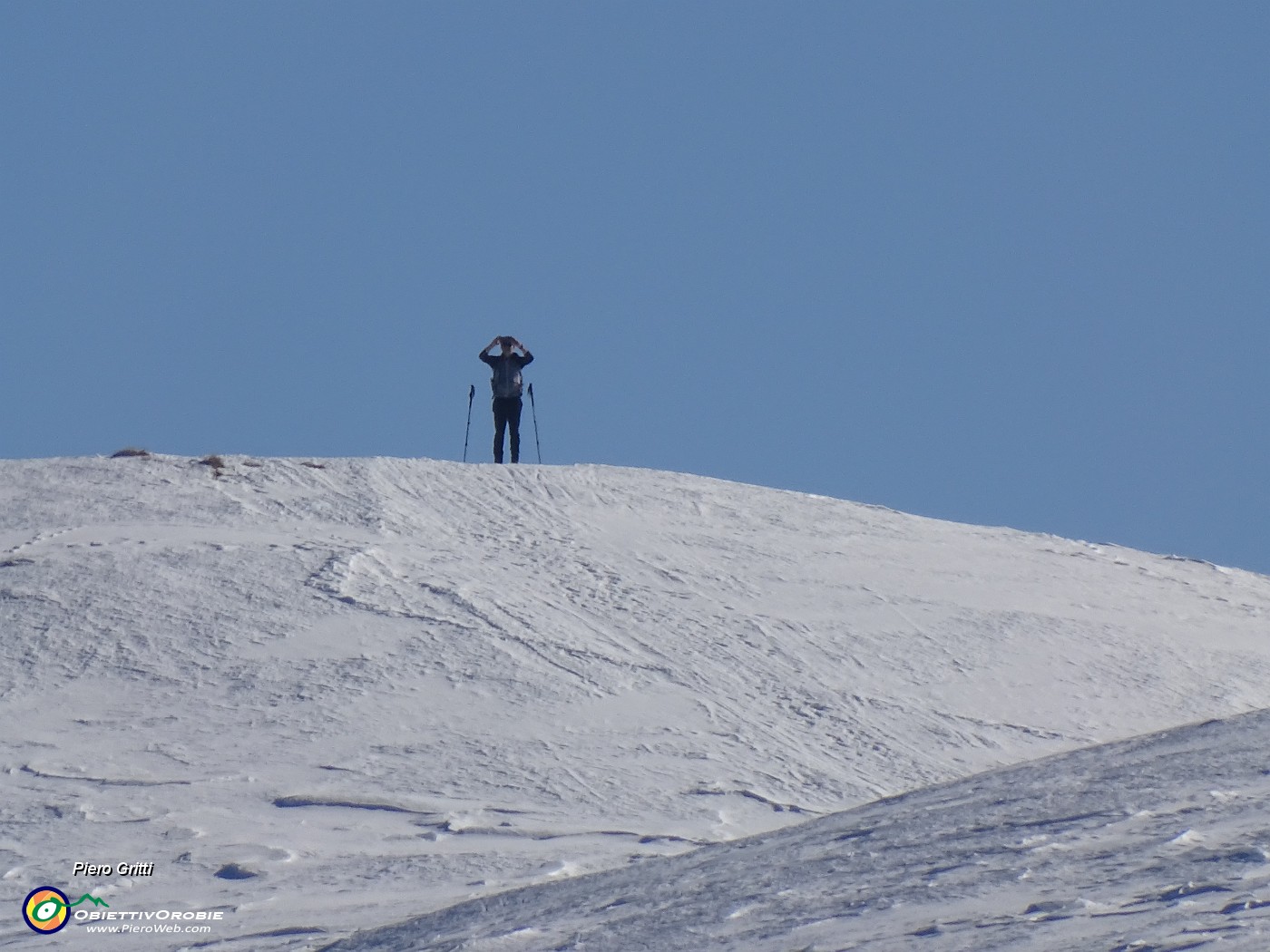 60 Raffaele in pochi minuti in vetta al Montu (1854 m)...zoom.JPG
